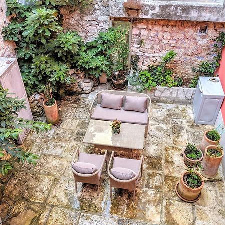 Private Courtyard Medieval Stone Home In Old Town Rovinj Extérieur photo