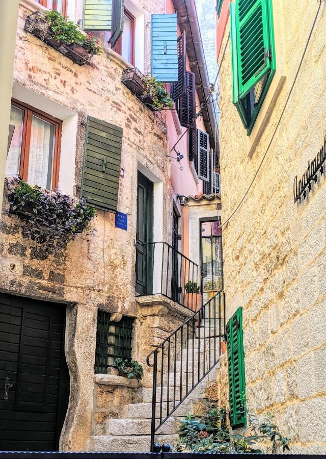 Private Courtyard Medieval Stone Home In Old Town Rovinj Extérieur photo